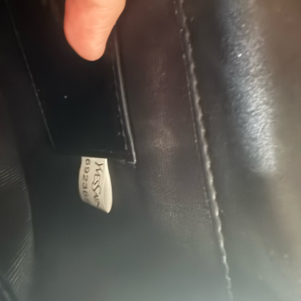 Black Chevron Quilted Leather wallet on chain - Picture 7 of 7